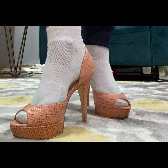 Shoe - Picture 8 of 8